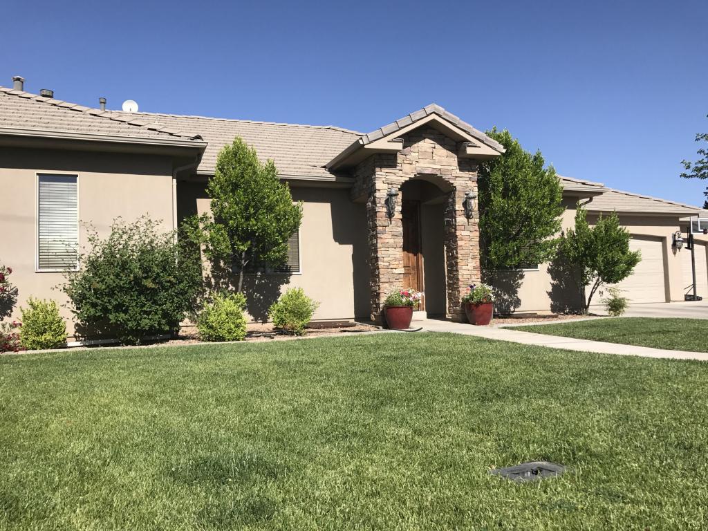897 Country LN, Santa Clara, UT 84765
