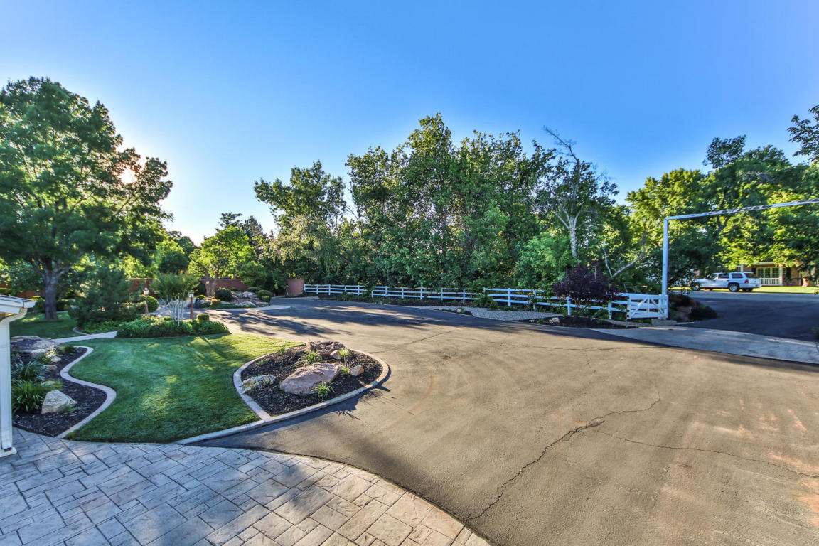 2537 Vineyard DR, Santa Clara, UT 84765