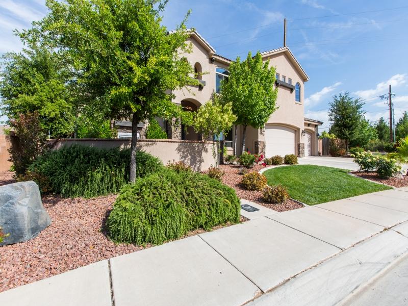 2450 Hafen LN, Santa Clara, UT 84765