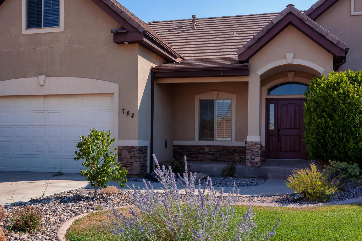 744 Obsidian DR, St George, UT 84770