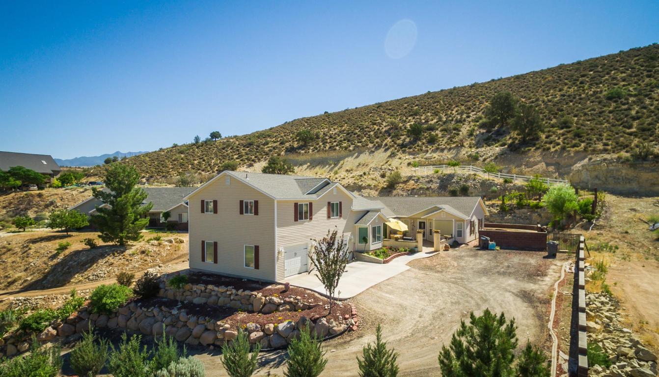 8246 N DIAMOND VALLEY DR, St George, UT 84770