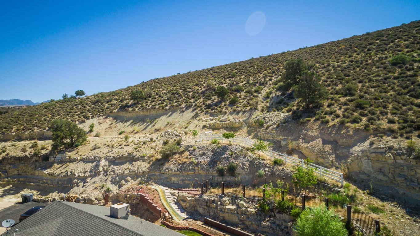 8246 N DIAMOND VALLEY DR, St George, UT 84770