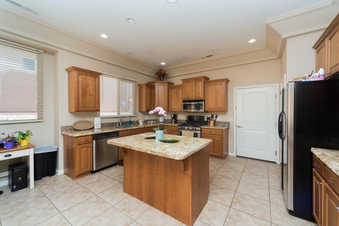 1565 N Sage Dr, St George, UT 84770