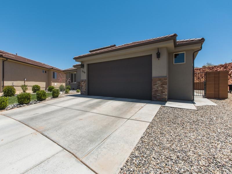 2170 E Colorado CIR, St George, UT 84770