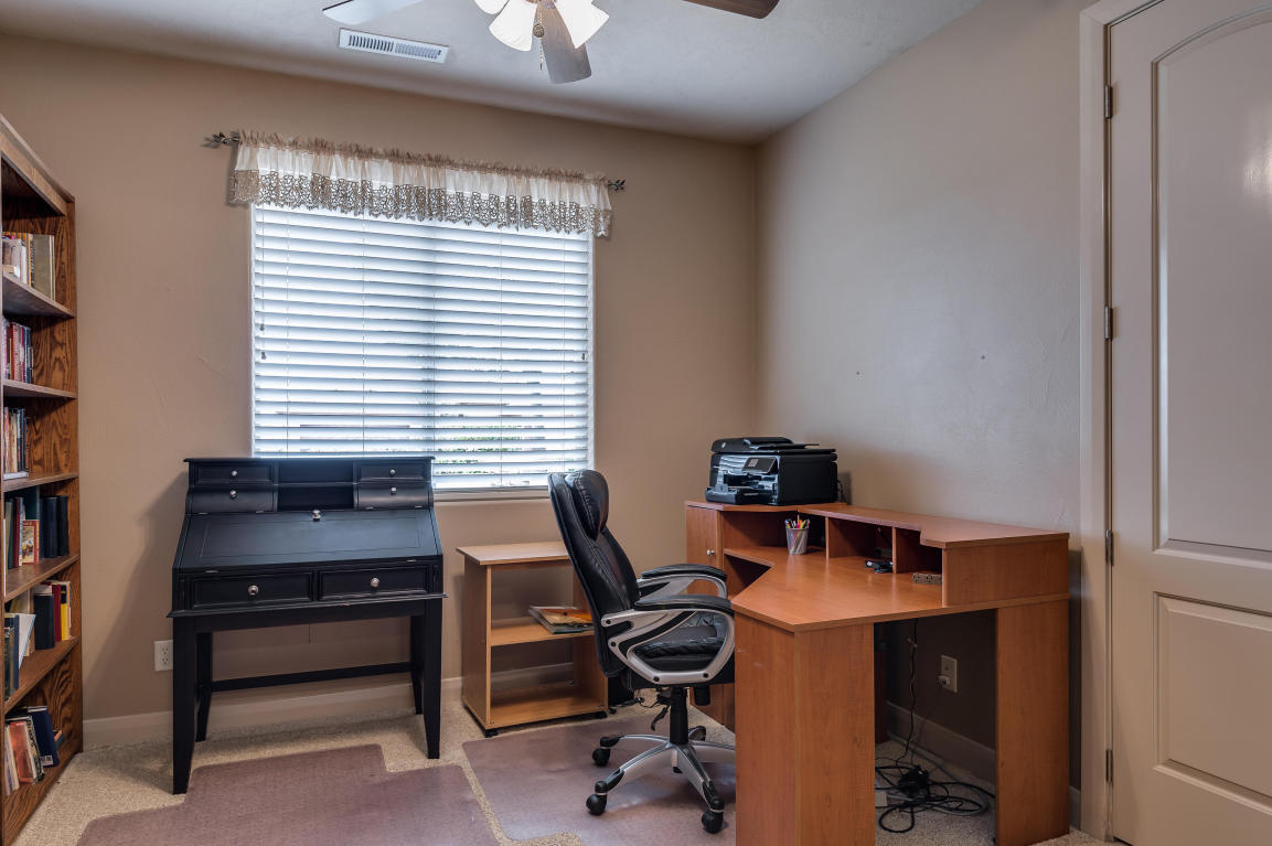 2164 N Gunsight DR, St George, UT 84770