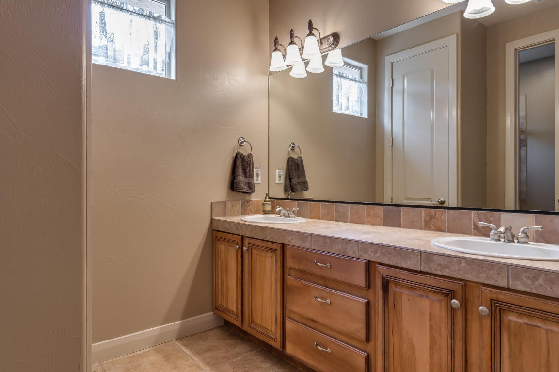 2164 N Gunsight DR, St George, UT 84770