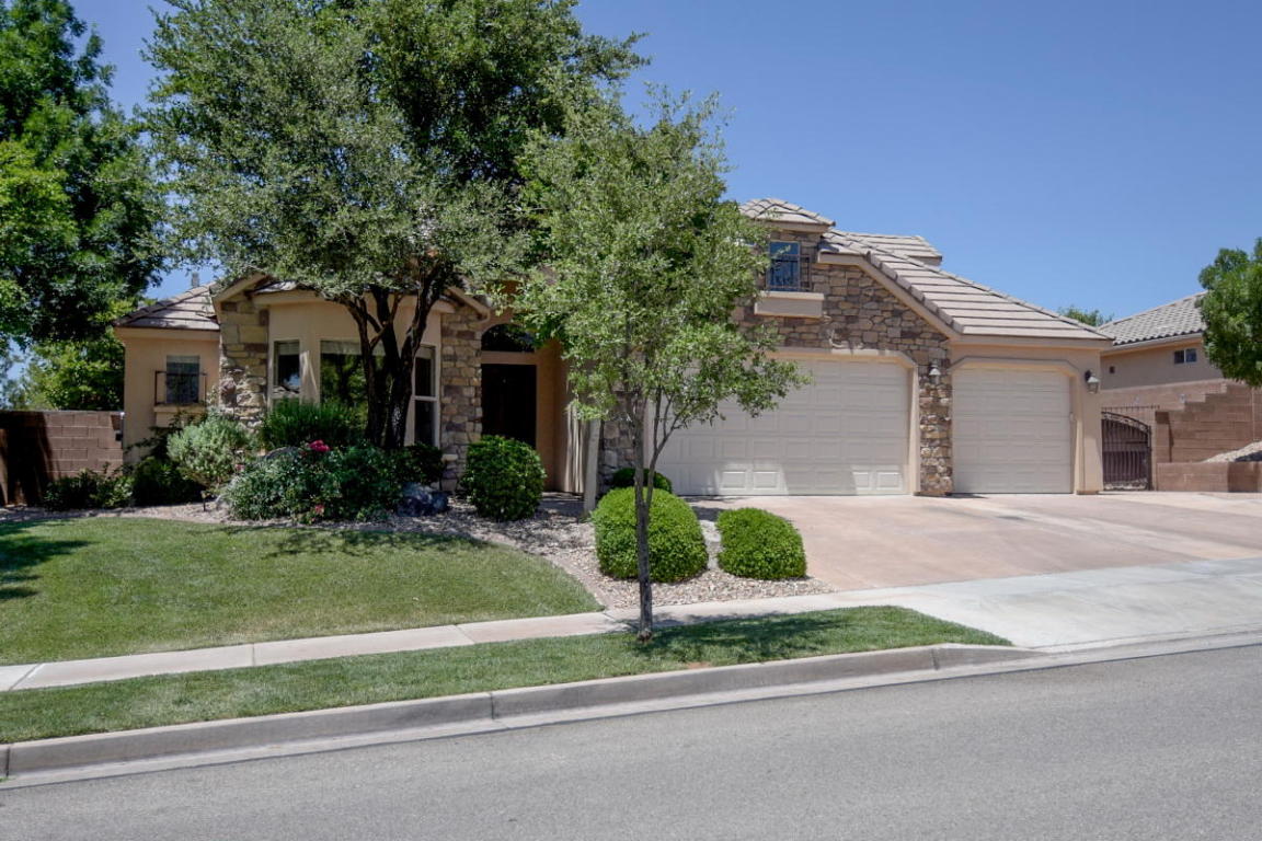 21 N Charbonne DR, St George, UT 84770
