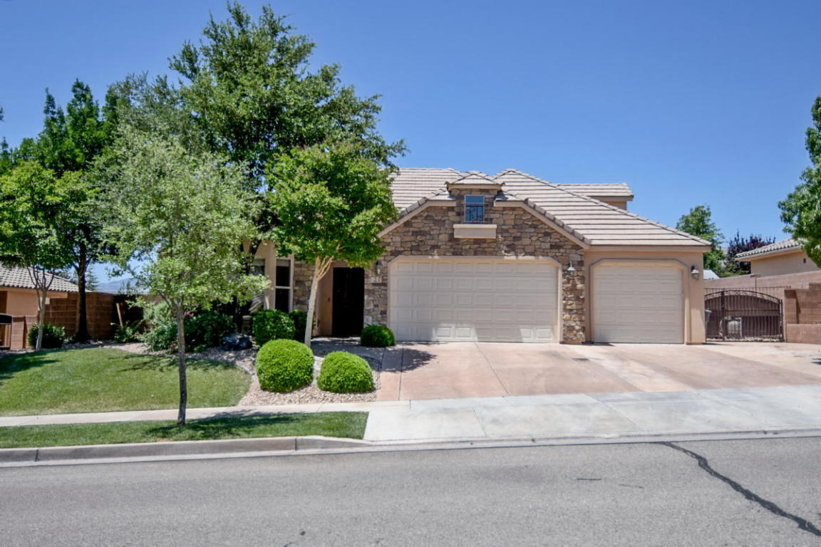 21 N Charbonne DR, St George, UT 84770