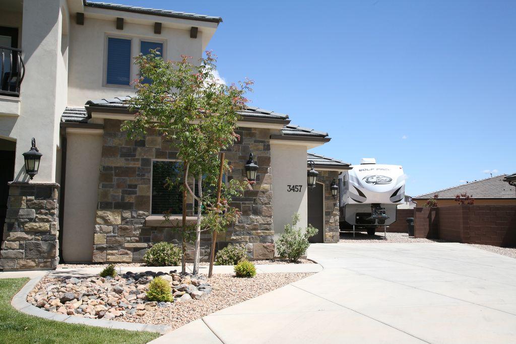 3457 E Church Rocks, St George, UT 84770