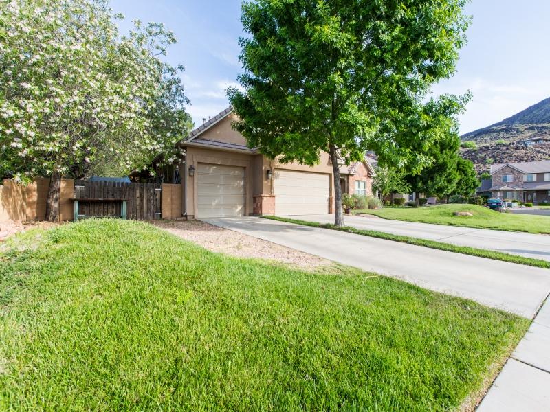 1044 S Shady Springs DR, St George, UT 84770