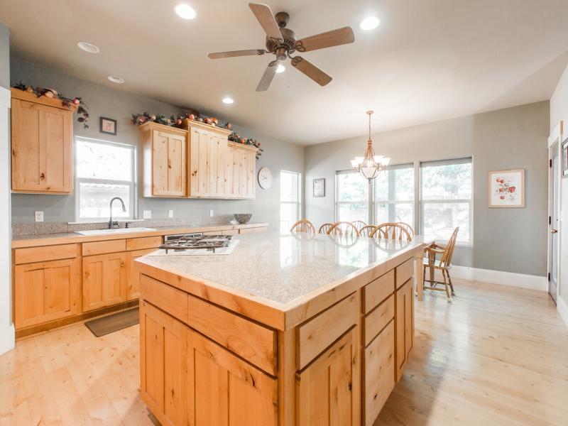 1044 S Shady Springs DR, St George, UT 84770