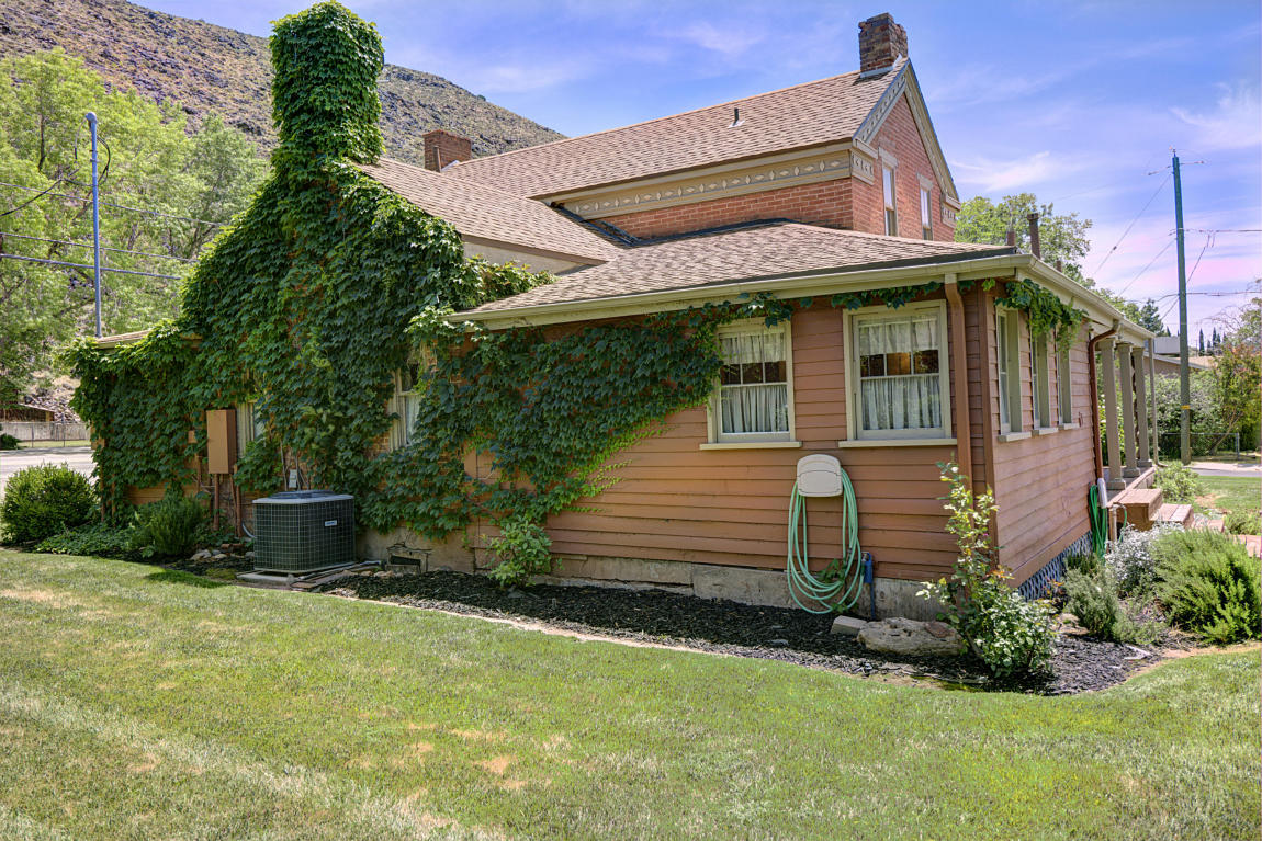 10 W Center ST, Toquerville, UT 84774