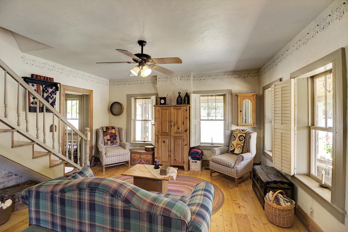 10 W Center ST, Toquerville, UT 84774