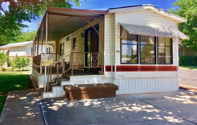 180 N 1100 E, Washington, UT 84780