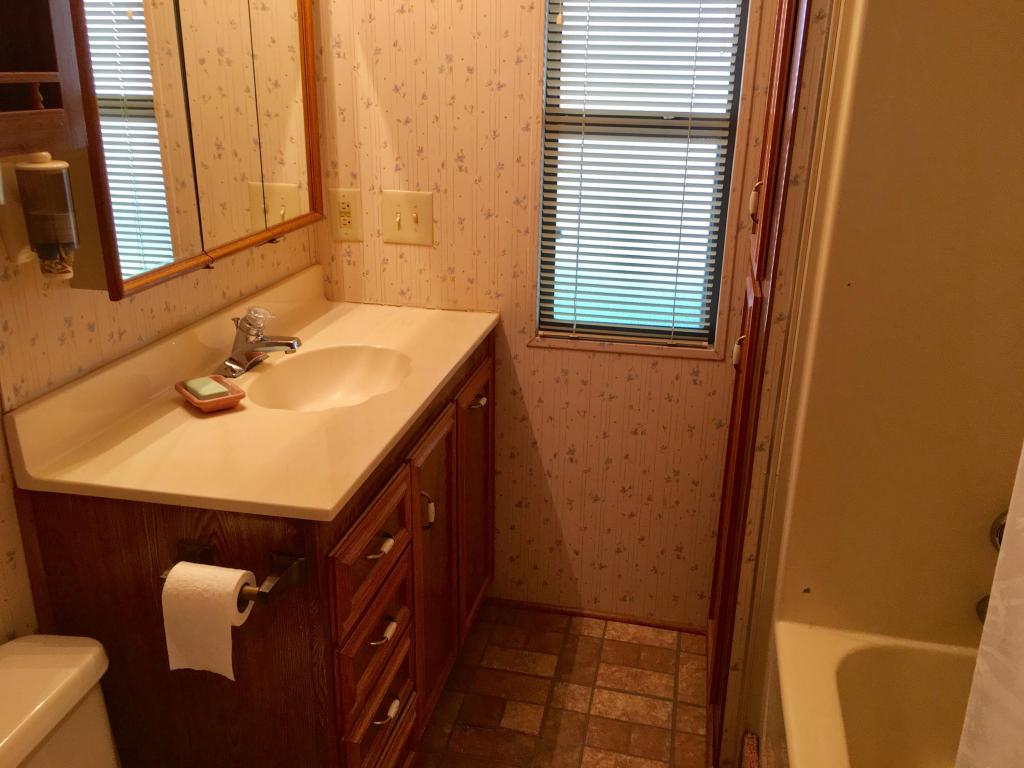 180 N 1100 E, Washington, UT 84780