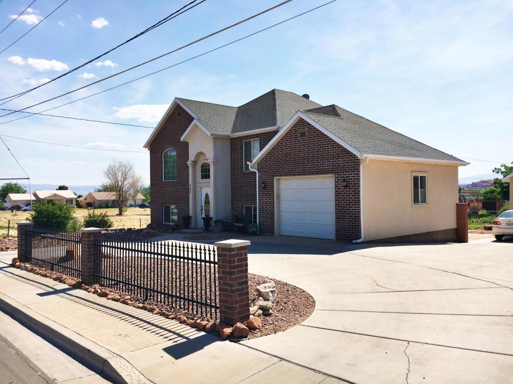 365 N 300 E, Washington, UT 84780
