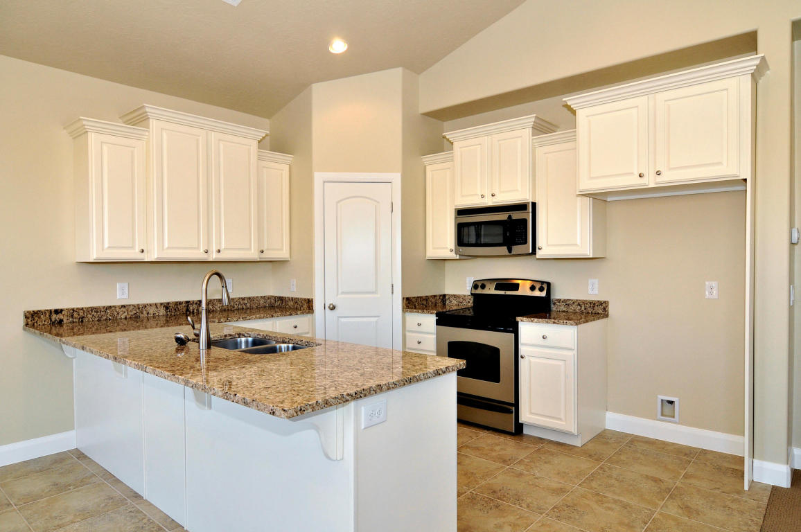 1898 E Fiesta LN, Washington, UT 84780