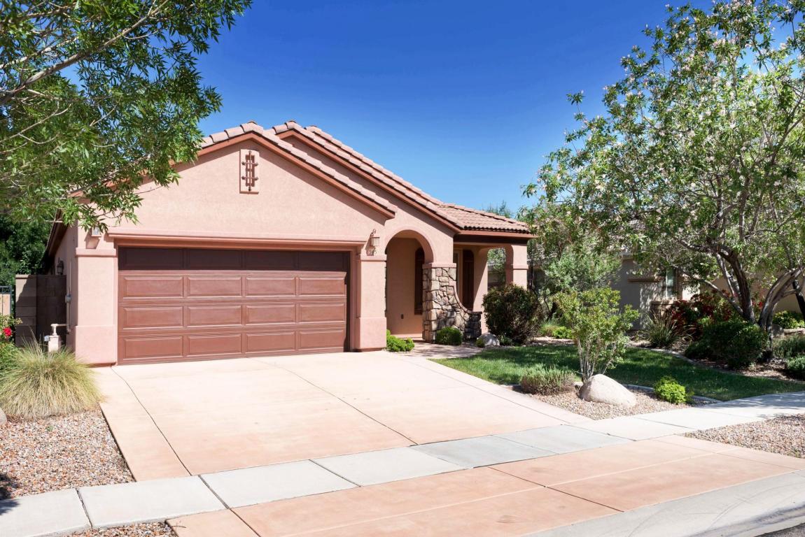 345 N Black Canyon Ave, Washington, UT 84780