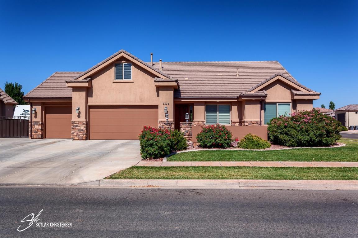 2534 S Songbird, Washington, UT 84780
