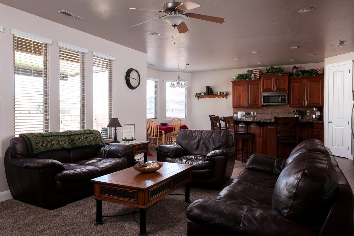 2534 S Songbird, Washington, UT 84780