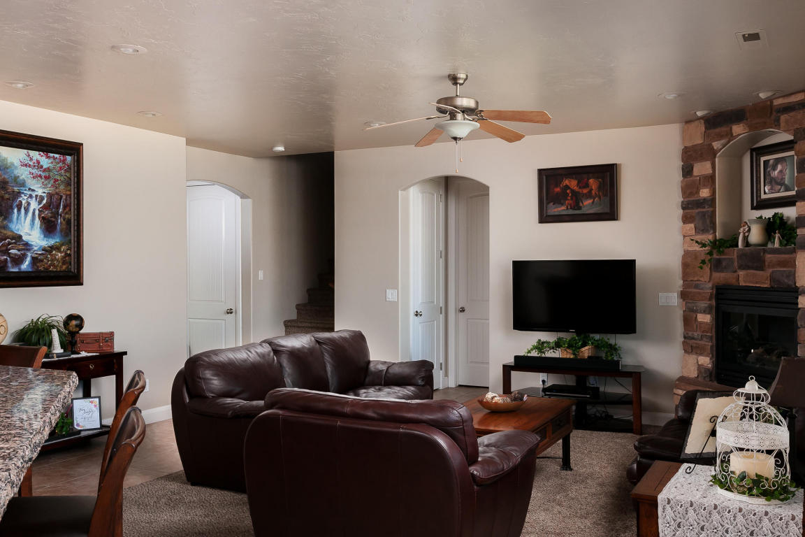 2534 S Songbird, Washington, UT 84780