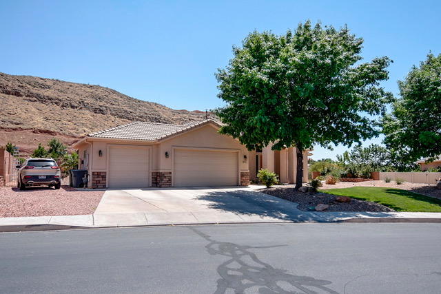 652 Mojave DR, Washington, UT 84780