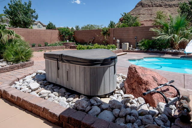 652 Mojave DR, Washington, UT 84780