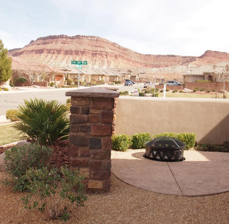 4498 S Cattail Way, Washington, UT 84780