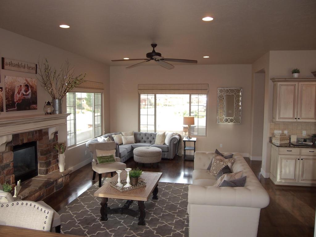 4498 S Cattail Way, Washington, UT 84780