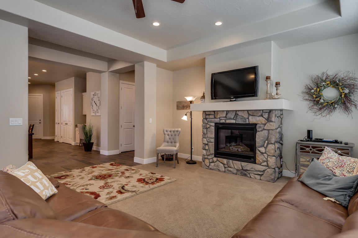 4246 E Razor Ridge, Washington, UT 84780