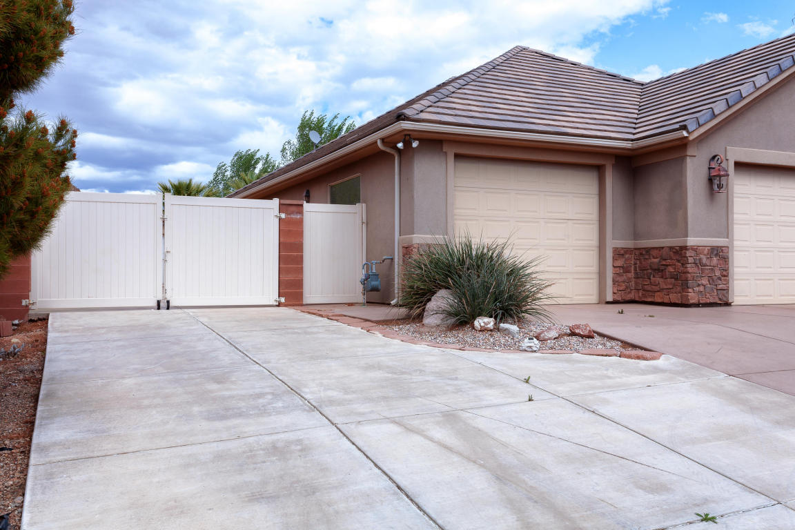 699 E Lost Ridge Dr, Washington, UT 84780