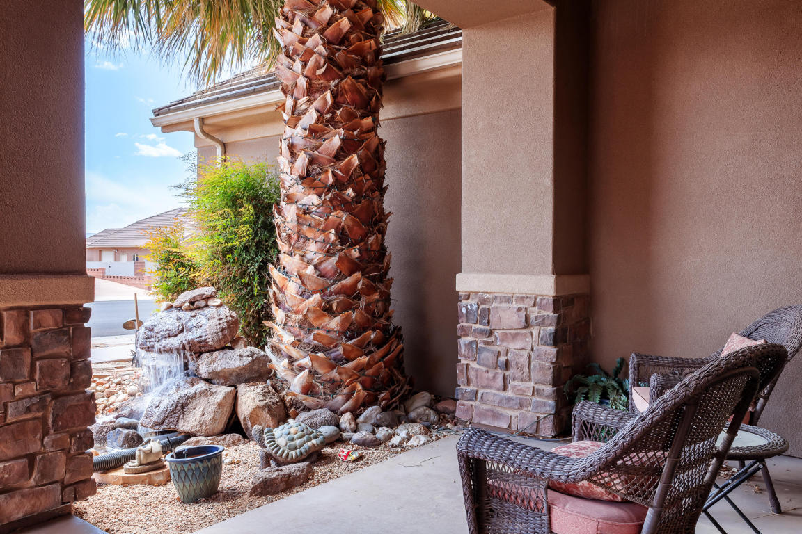 699 E Lost Ridge Dr, Washington, UT 84780