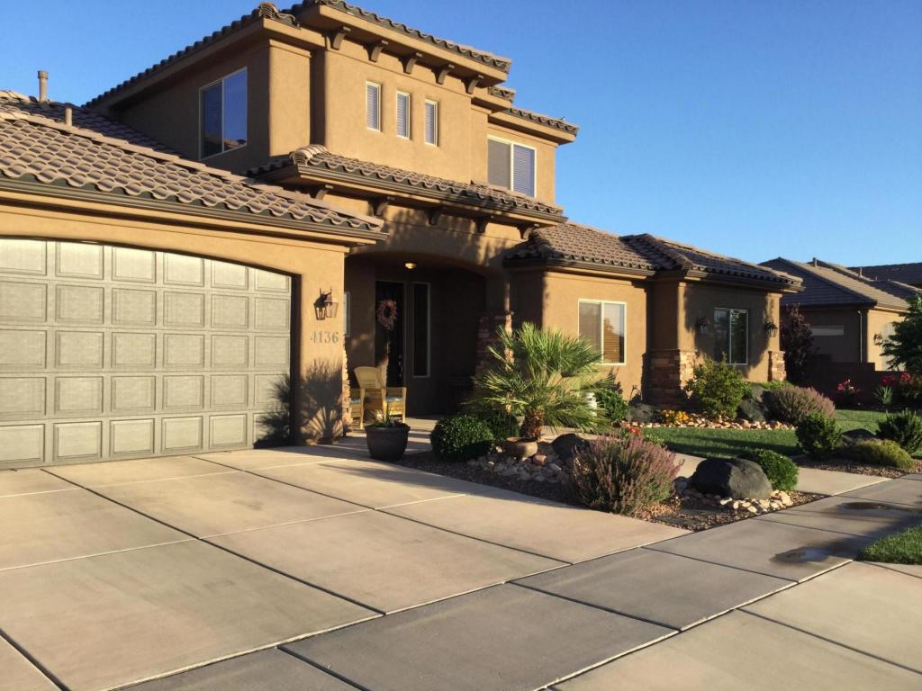 4136 S Medallion DR, Washington, UT 84780