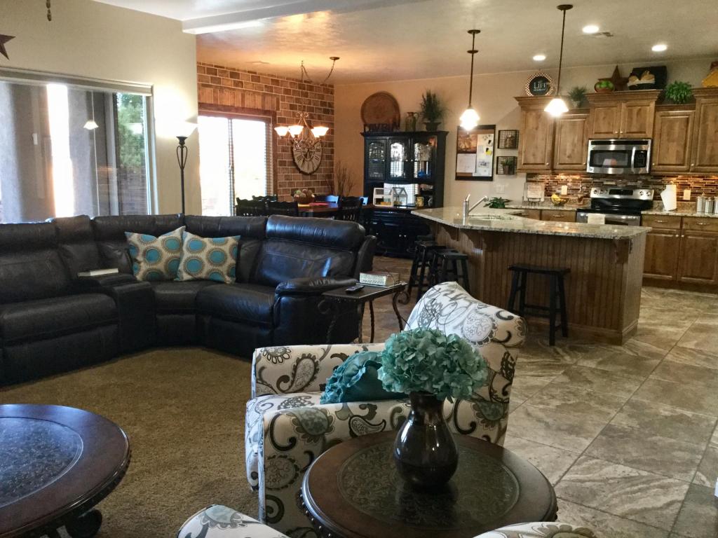4136 S Medallion DR, Washington, UT 84780