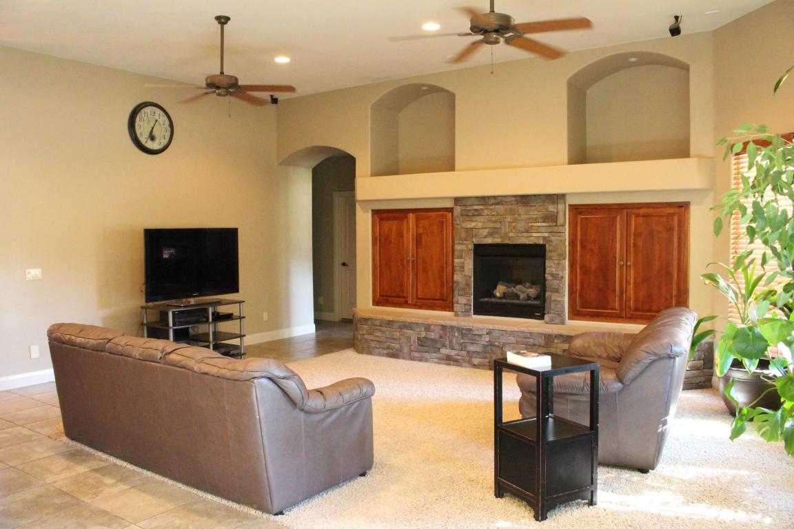 2251 S Coyote LP, Washington, UT 84780