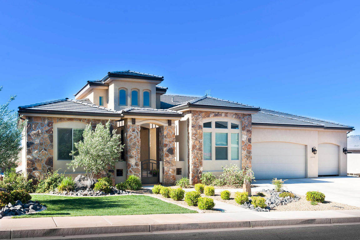 1240 E Nazareth Dr, Washington, UT 84780