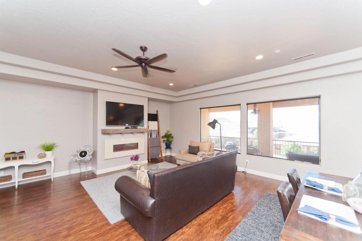 1240 E Nazareth Dr, Washington, UT 84780