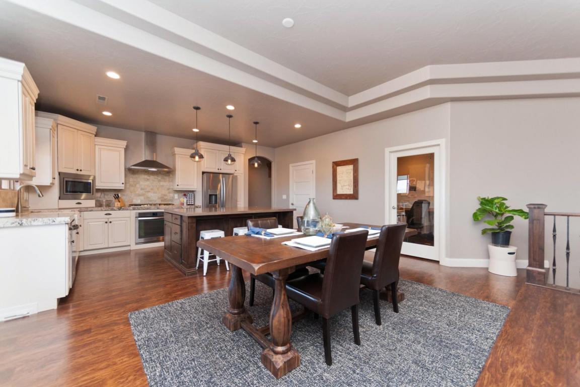 1240 E Nazareth Dr, Washington, UT 84780