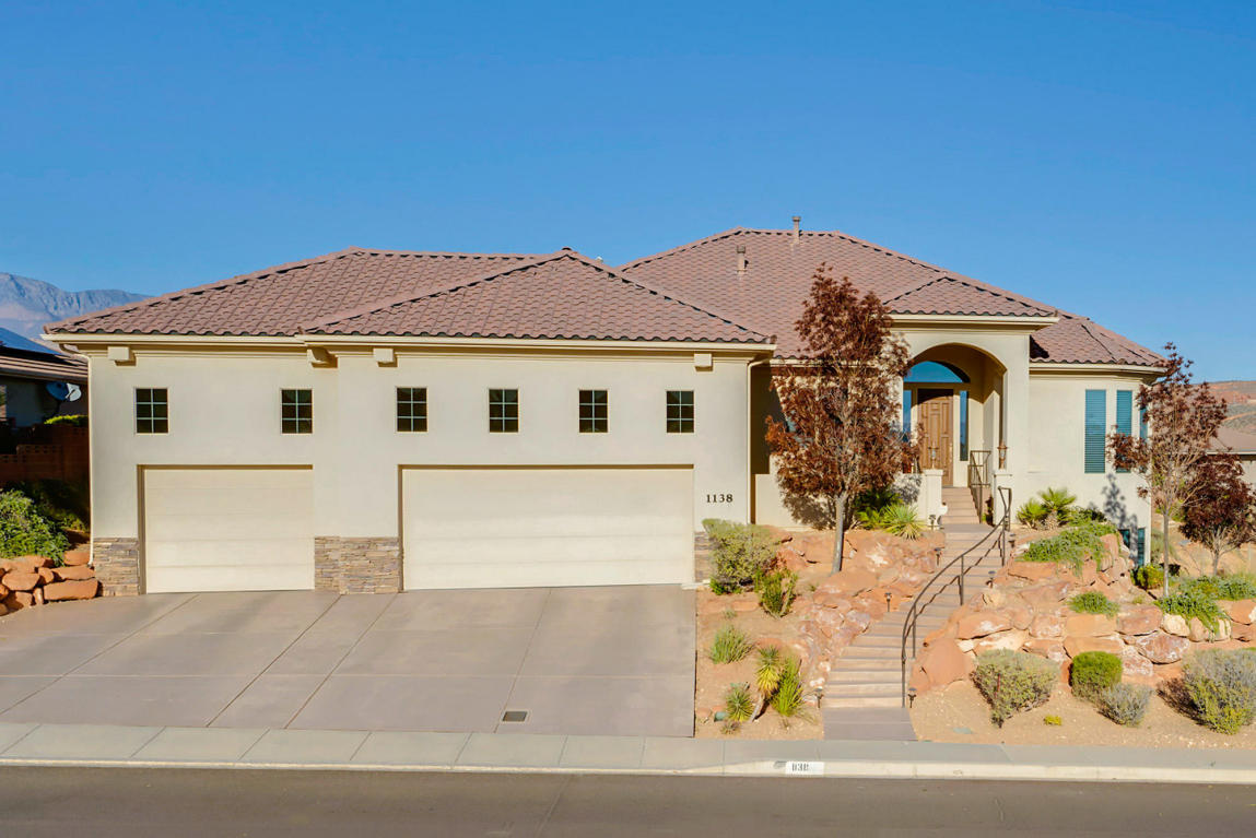 1138 N Las Entradas DR, Washington, UT 84780
