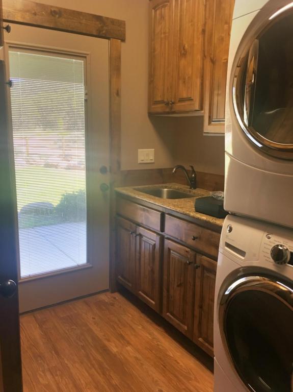 255 Sage RD, Pine Valley, UT 84781