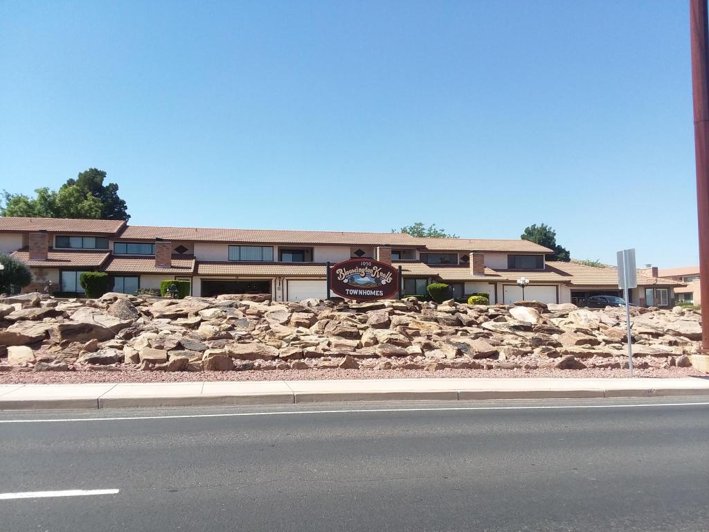 1050 E Brigham RD, St George, UT 84790