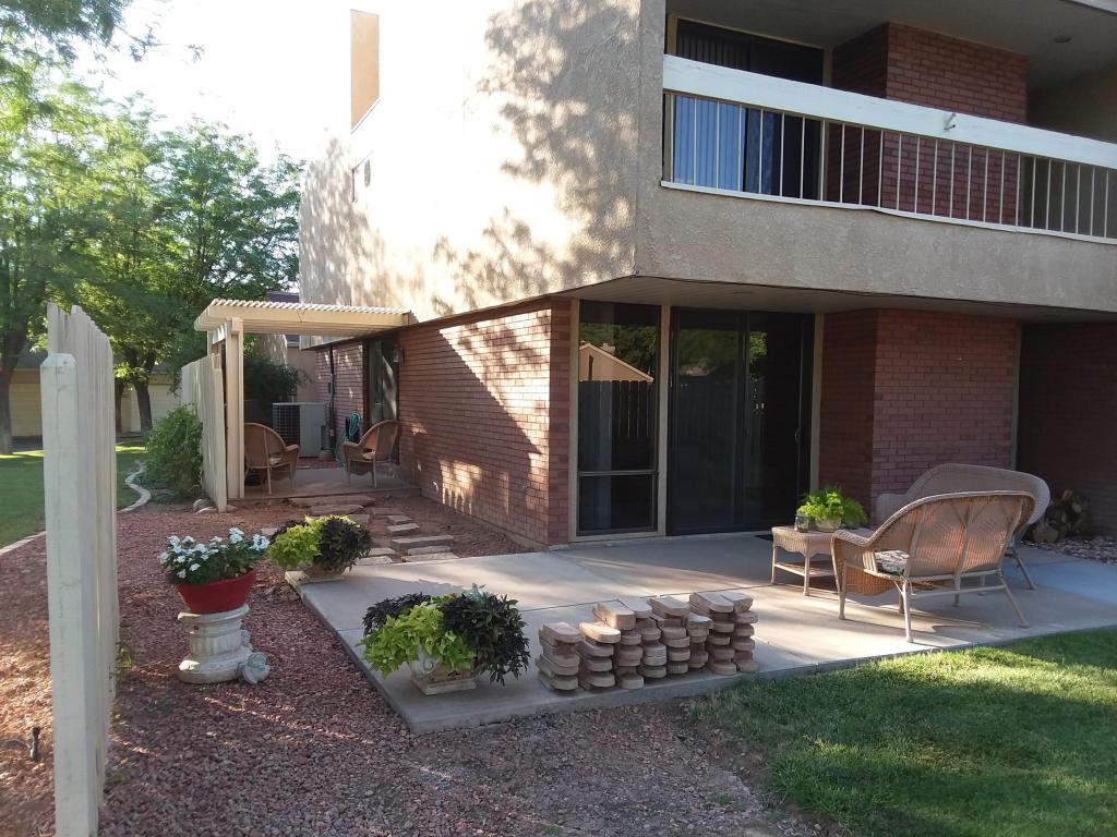 1004 W Bloomington DR S, St George, UT 84790