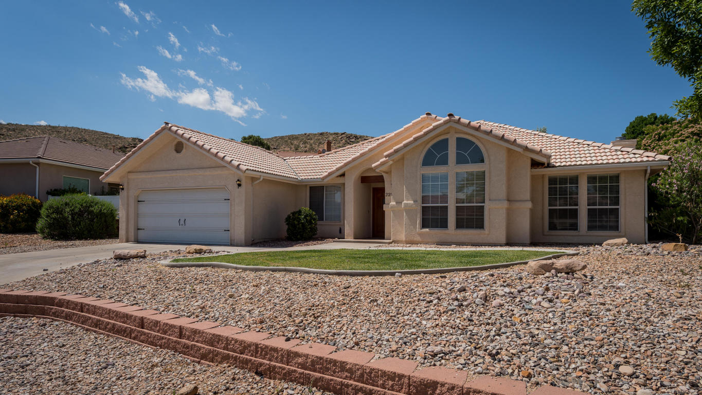 2294 Pintura DR, St George, UT 84790