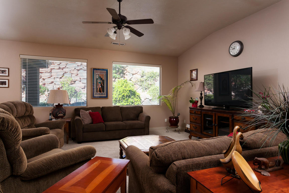 116 S Acantilado DR, St George, UT 84790