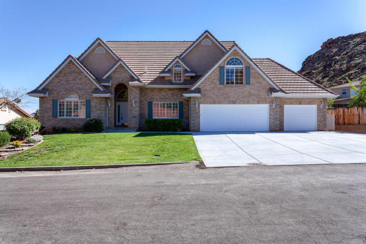 1427 Montezuma CIR, St George, UT 84790