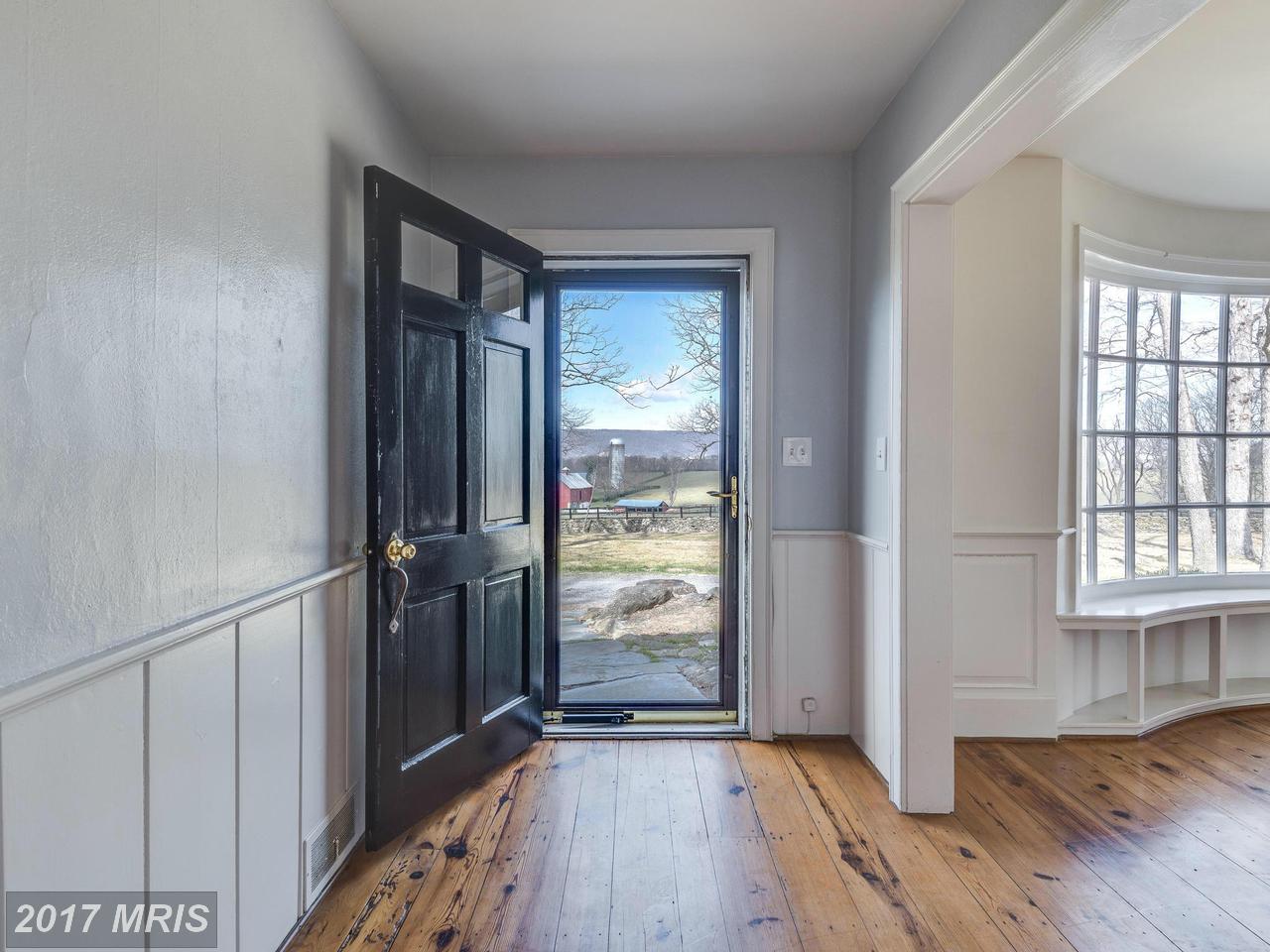20942 WILLISVILLE RD, Bluemont, VA 20135