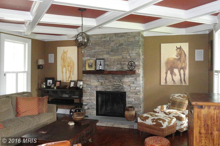 35169 HARRY BYRD HIGHWAY, Round Hill, VA 20141