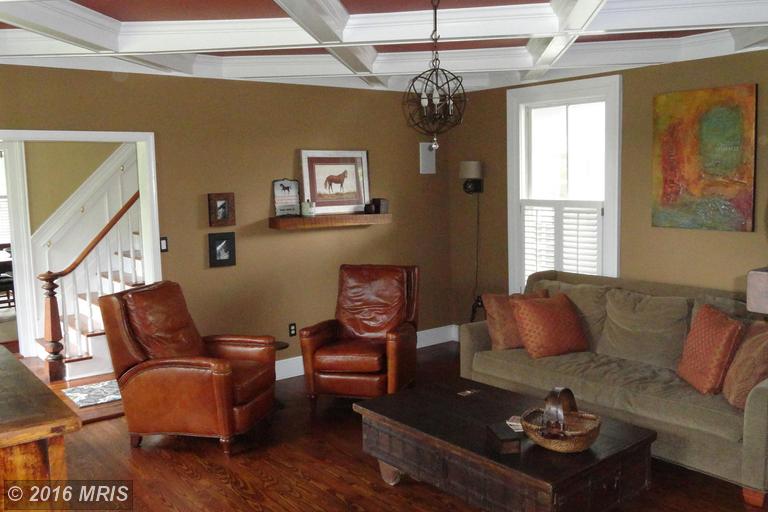 35169 HARRY BYRD HIGHWAY, Round Hill, VA 20141