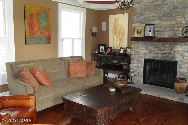 35169 HARRY BYRD HIGHWAY, Round Hill, VA 20141