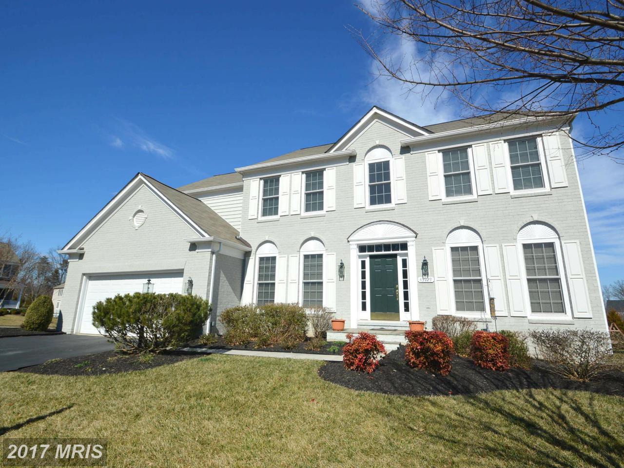 43929 CHURCHILL GLEN DR, Chantilly, VA 20152